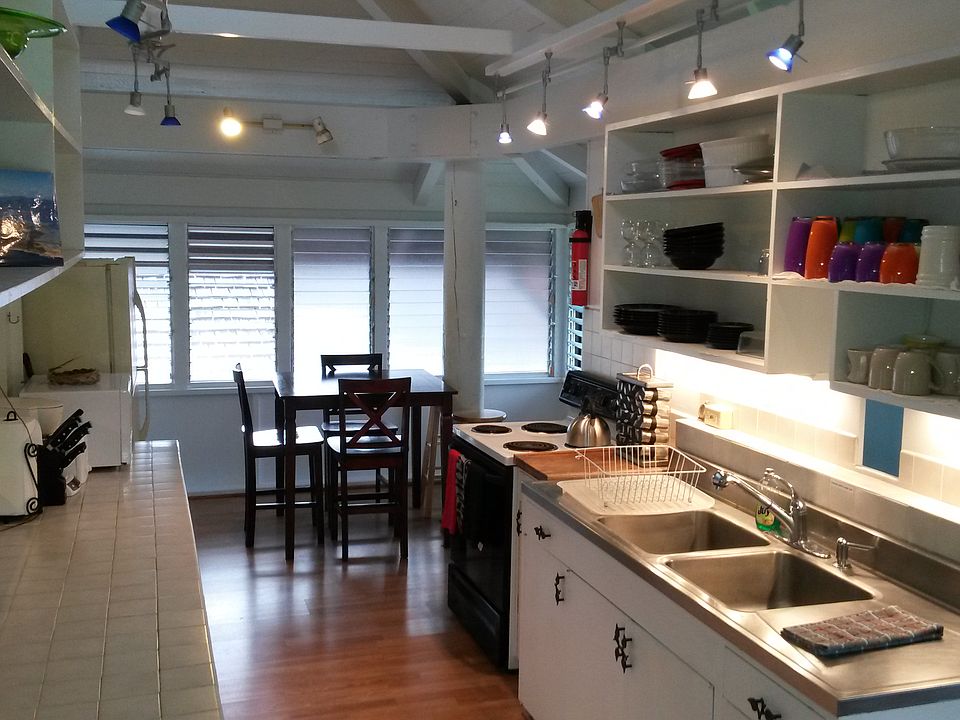 Full Kitchen with everything you need.