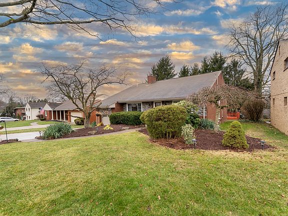 4th image of 1274 Folkstone Dr