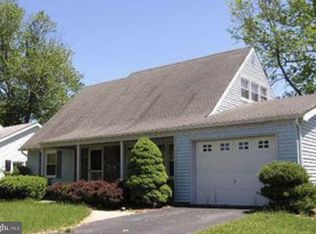 15 Gaylord Cir, Willingboro, NJ 08046