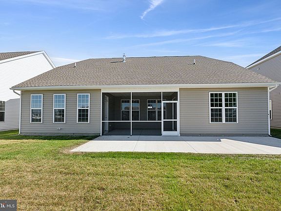 4th image of 319 Heritage Shores Cir
