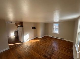 95 Gibbs Ave APT B, Wareham, MA 02571