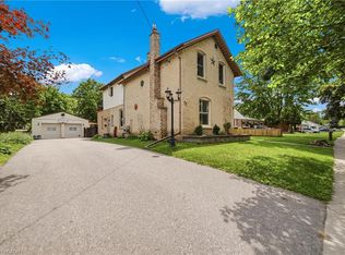 32 Clench Ave, Brantford, ON N3T 1B6