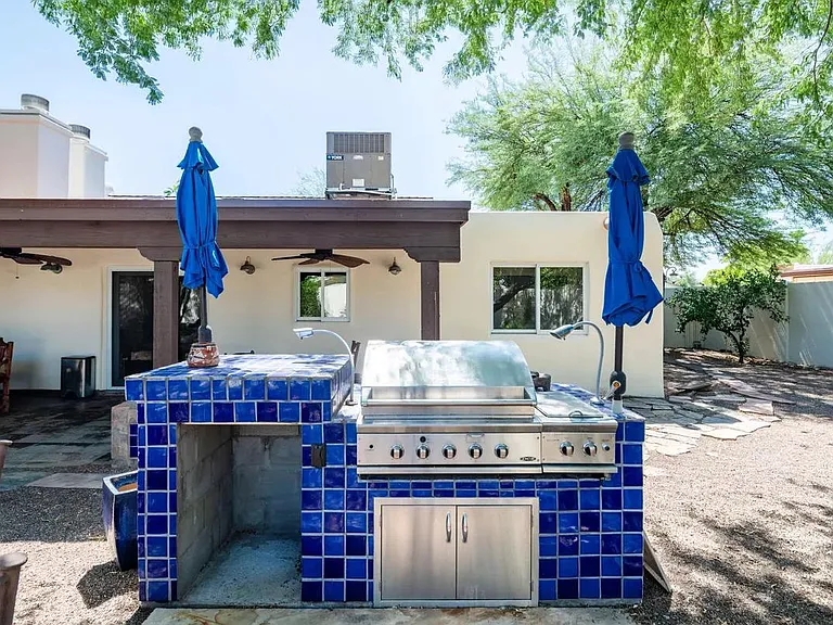 5312 E Ludlow Dr — Photo 53