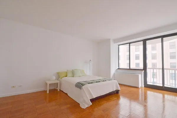 Rented by Corcoran | media 14