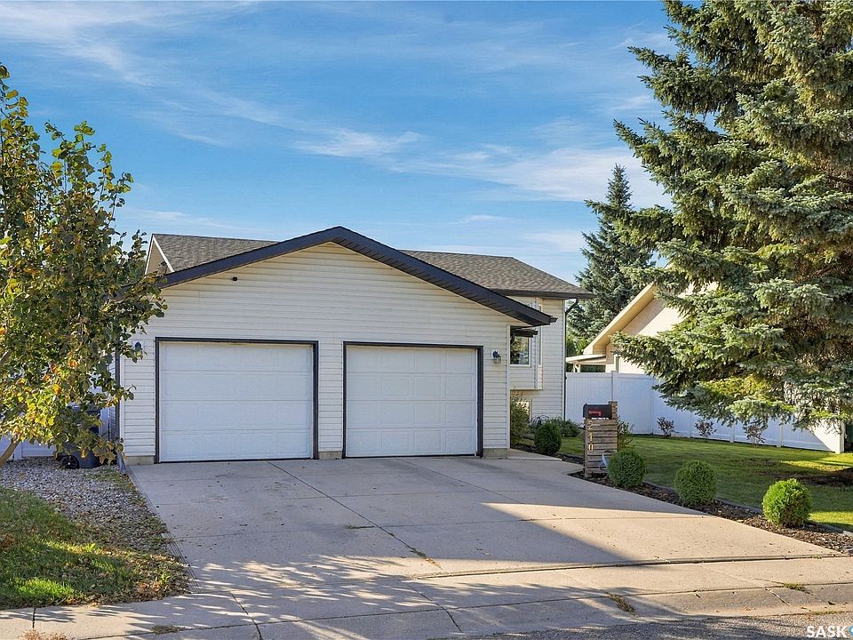 1st image of 210 COBEN Crescent