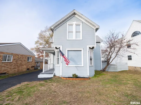 915 Hamilton St, Pekin, IL 61554
