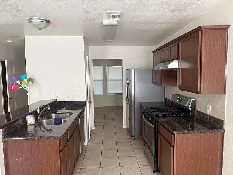 3434 Dartmouth Field Ln — Photo 4