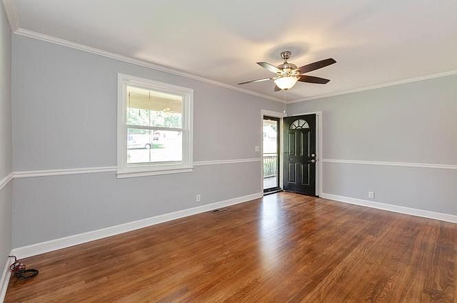 2nd image of 2407 Milton Dr