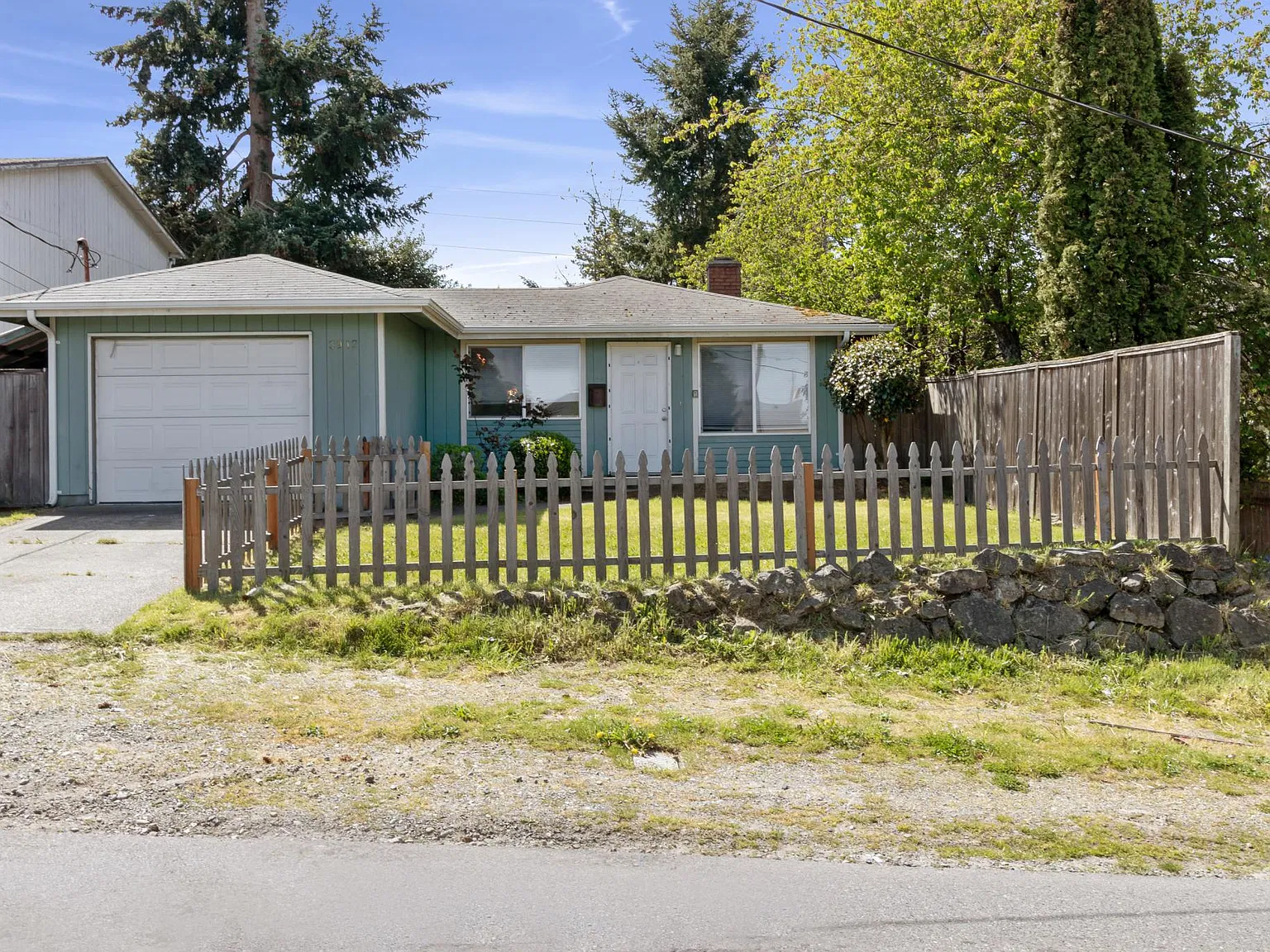 3 bed, 1050 sqft, $2,500 — Photo 1