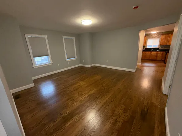 4 Myrtle Pl APT 1, Taunton, MA 02780