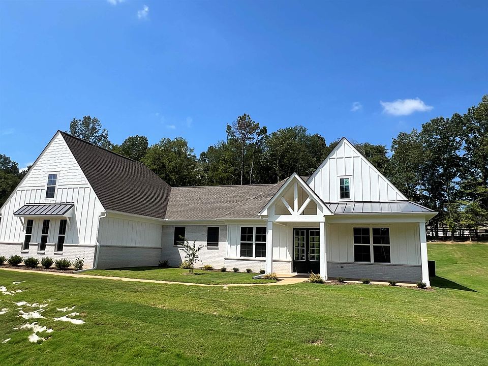 2nd image of 215 Drake Dr
