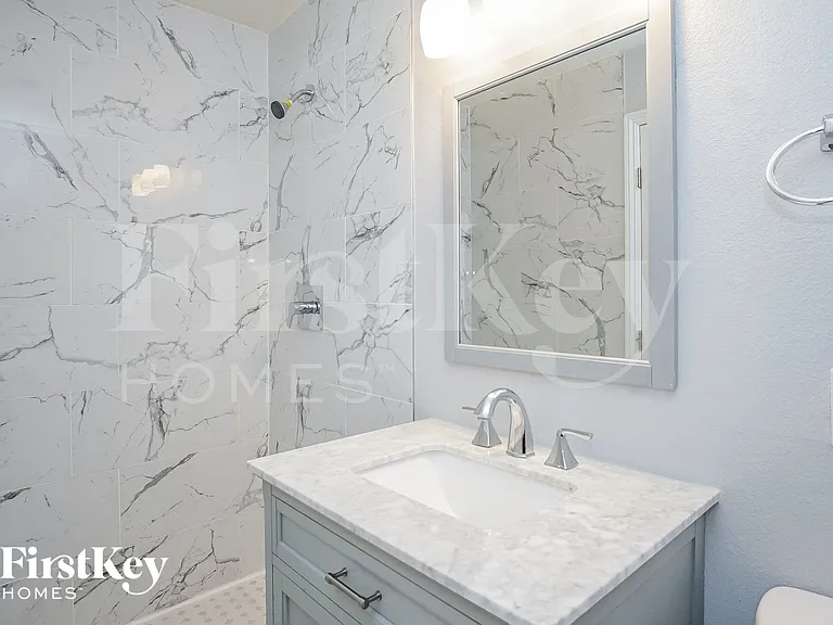 3800 San Angelo Ave — Photo 12