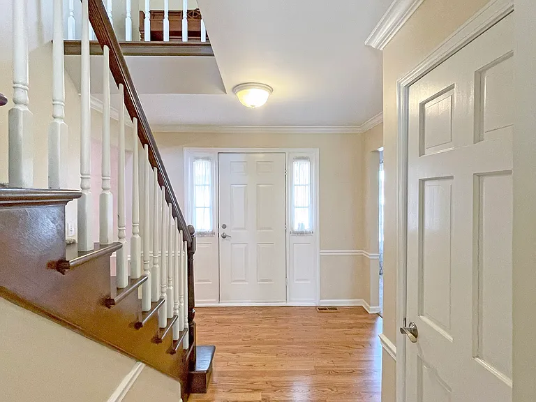 1528 E Bailey Rd — Photo 16