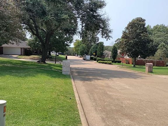 4th image of 212 Shadow Wood Dr