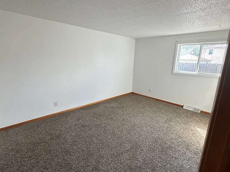 222 Montrose Tonawanda Town #2 — Photo 26