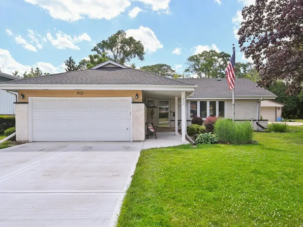 912 S Grant Ave, Villa Park, IL 60181