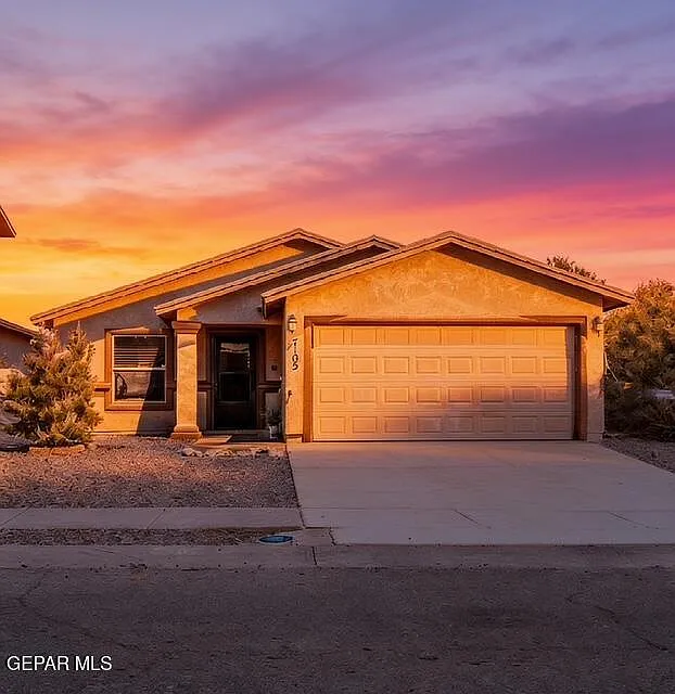 3 bed, 2.0 bath, 1330 sqft, $1,750 — Photo 3