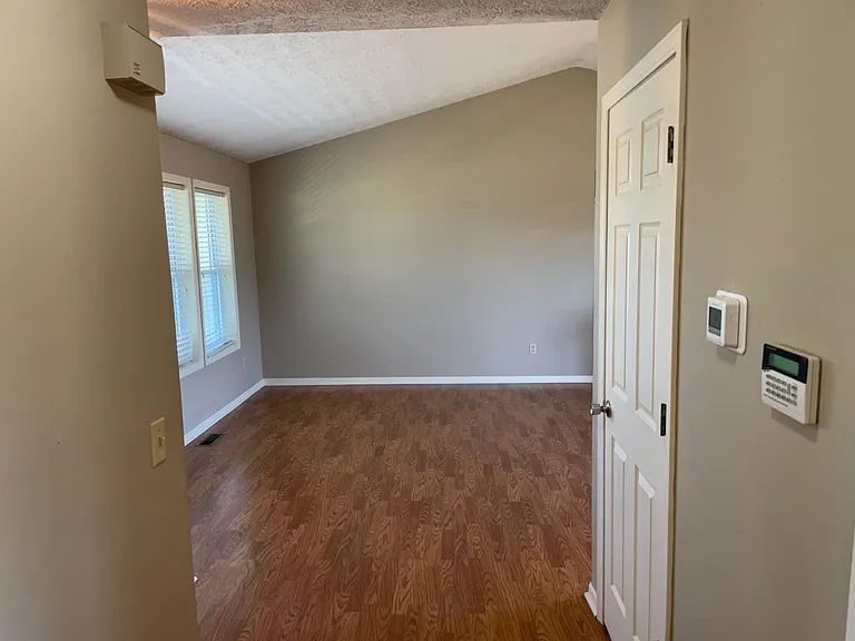 Bay Heights Cir — Photo 27
