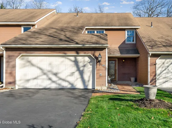 54 Commonwealth Drive, Glenmont, NY 12077