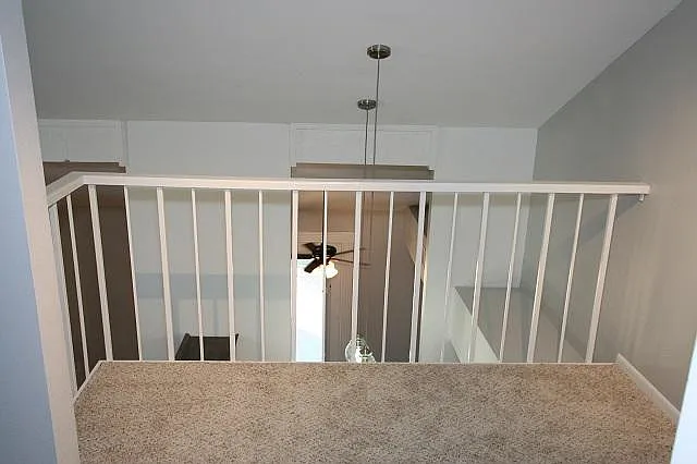 105 Maplewood Dr #D — Photo 9