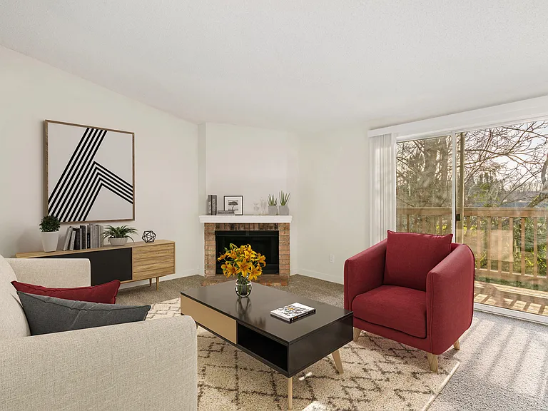 Pointe East — Photo 2