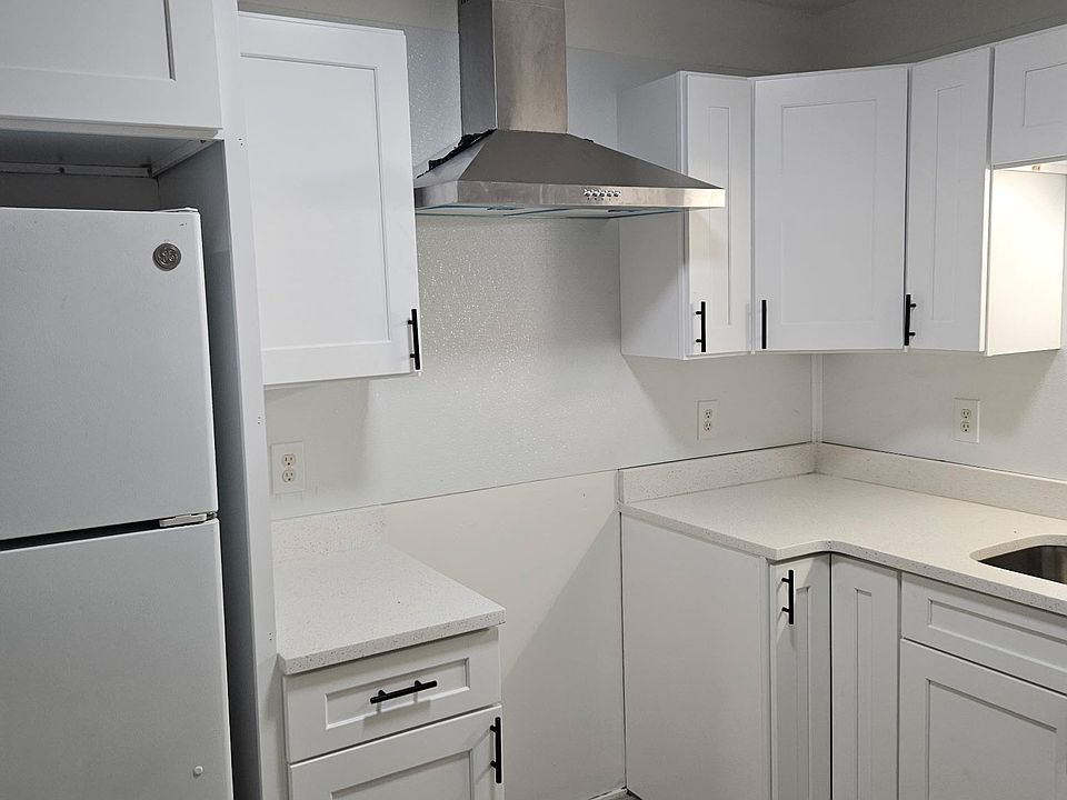 1st image of 5604 Estates Ct