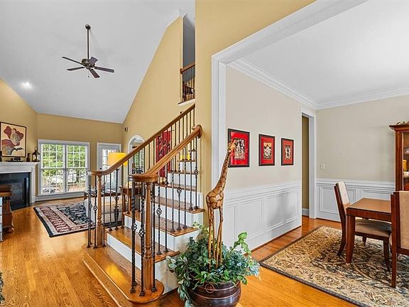 3rd image of 36 Willett Way