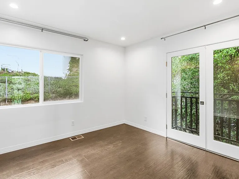 3476 Troy Dr — Photo 27
