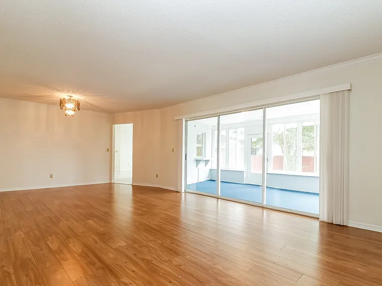 9132 Hawkins Ct — Photo 2