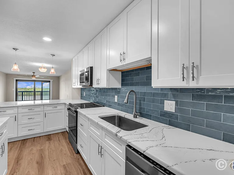 821 Bahia Del Sol Dr #B — Photo 8