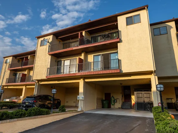 8 Empire Dr, Pleasantville, NJ 08232