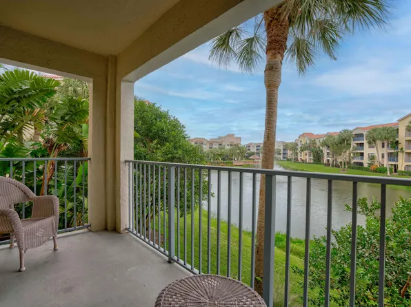 200 Uno Lago Dr #202, Juno Beach, FL 33408