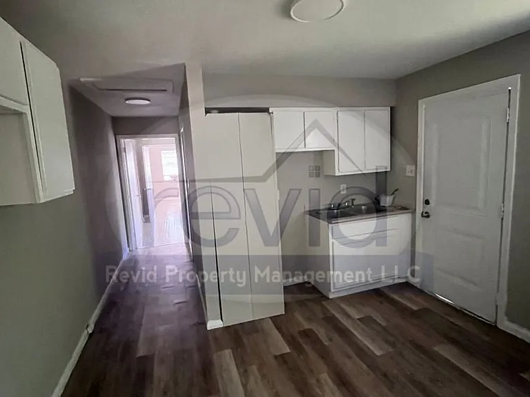 Campbell 952 — Photo 4