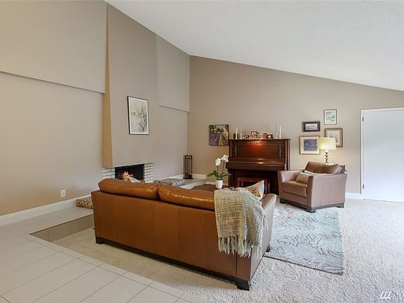 From the living room you'll find the 4th bedroom, currently set up as an office.