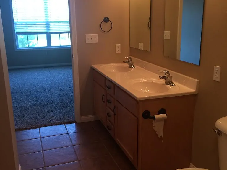 1705 E Timber Wolf Ln #B — Photo 6
