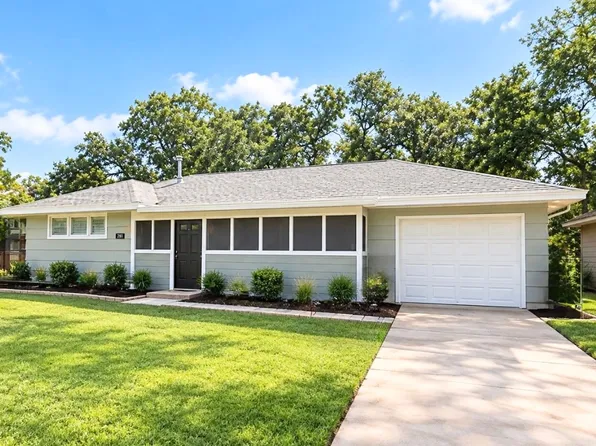 233 Caladium St, Lake Jackson, TX 77566