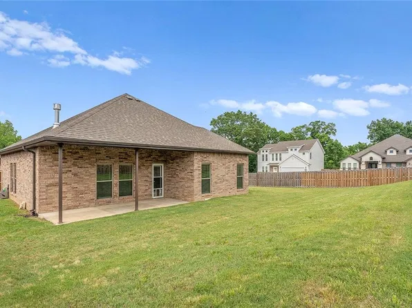 2401 Lock Ln, Pea Ridge, AR 72751