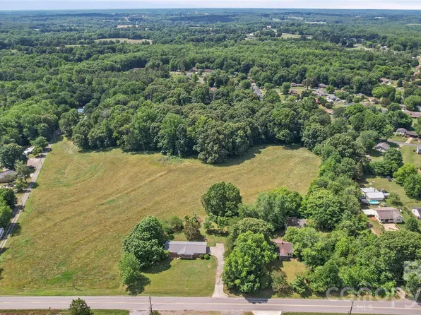 702 Mocksville Hwy, Statesville, NC 28625