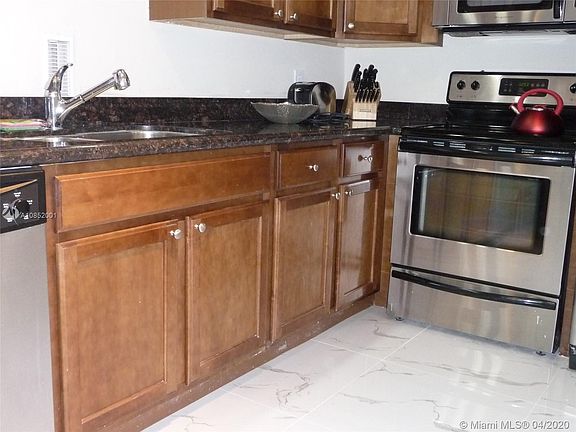 4th image of 4001 S Ocean Dr APT 4N