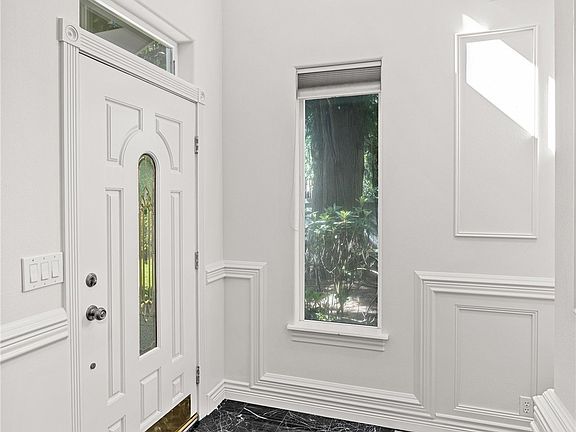 4th image of 1102 Bellevue Way SE #1