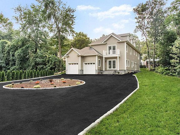 3rd image of 1 Kewanee Rd