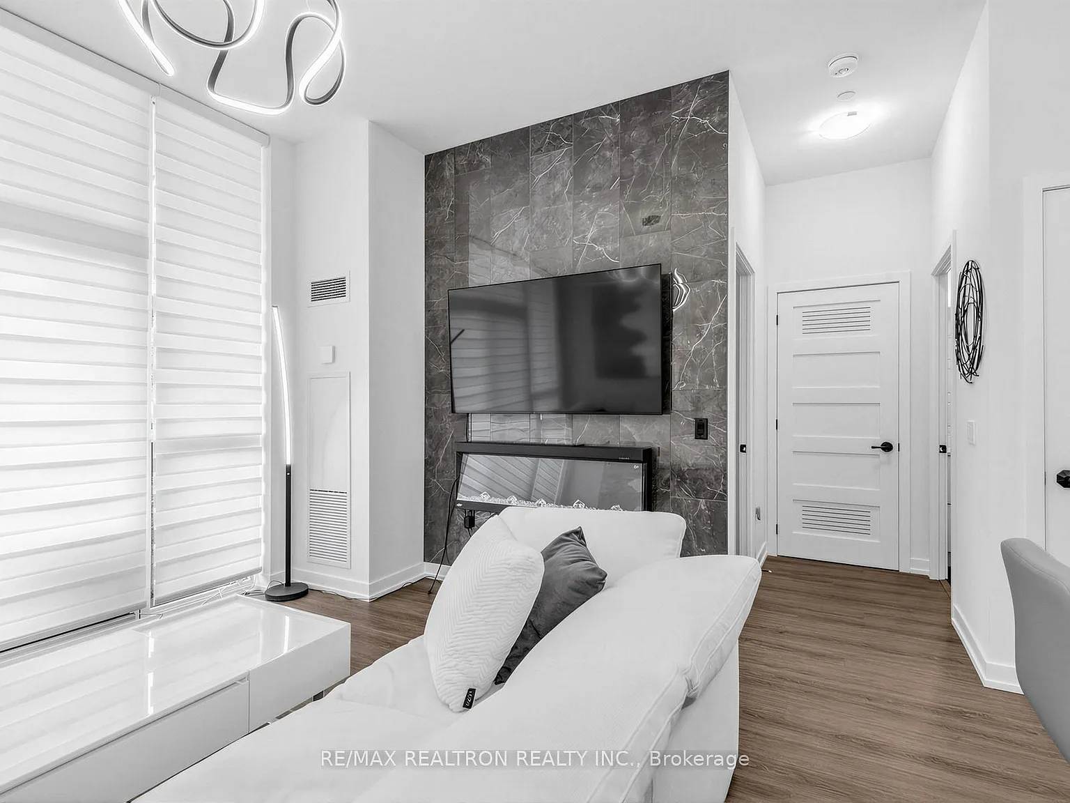 2 bed, $2,700 — Photo 3