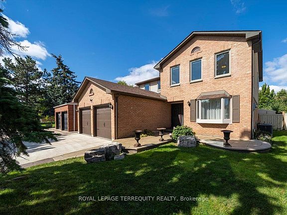 2nd image of 118 Leander St