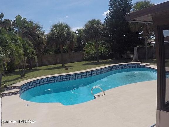 3rd image of 360 Cherry Dr