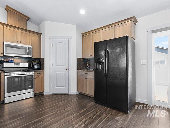 4th image of 351 Syringa Springs Dr