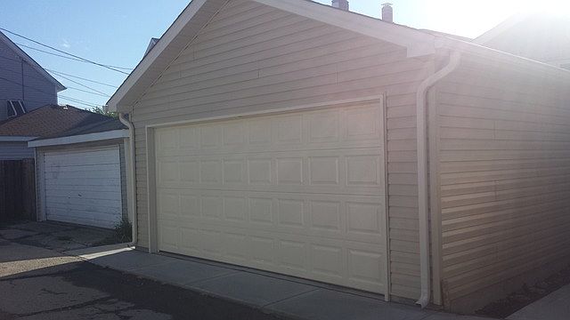 2nd image of 4415 S Emerald Ave