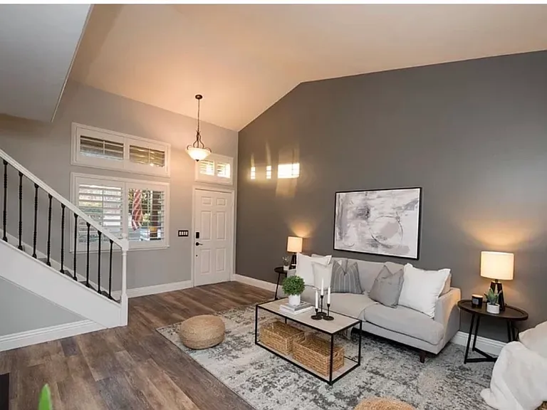 1118 El Macero Way — Photo 2