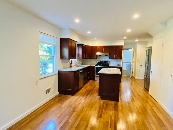 full kitchen with island