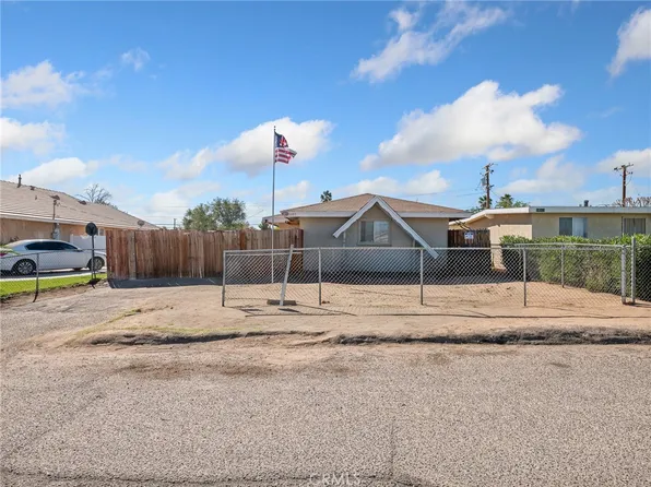 16003 Chestnut St, Hesperia, CA 92345