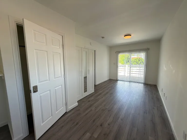 1110 Mira Mar Ave #A — Photo 37